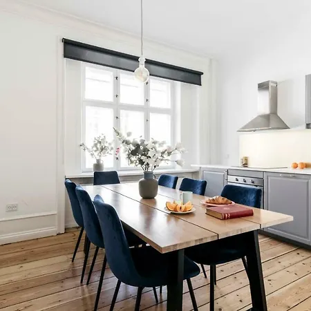No. 56 - Luxury Apartments By Habitat Collection Apartment *